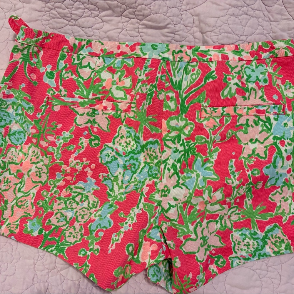 Lilly Pulitzer Red and Green Floral High Waist Shorts - Picture 2 of 5